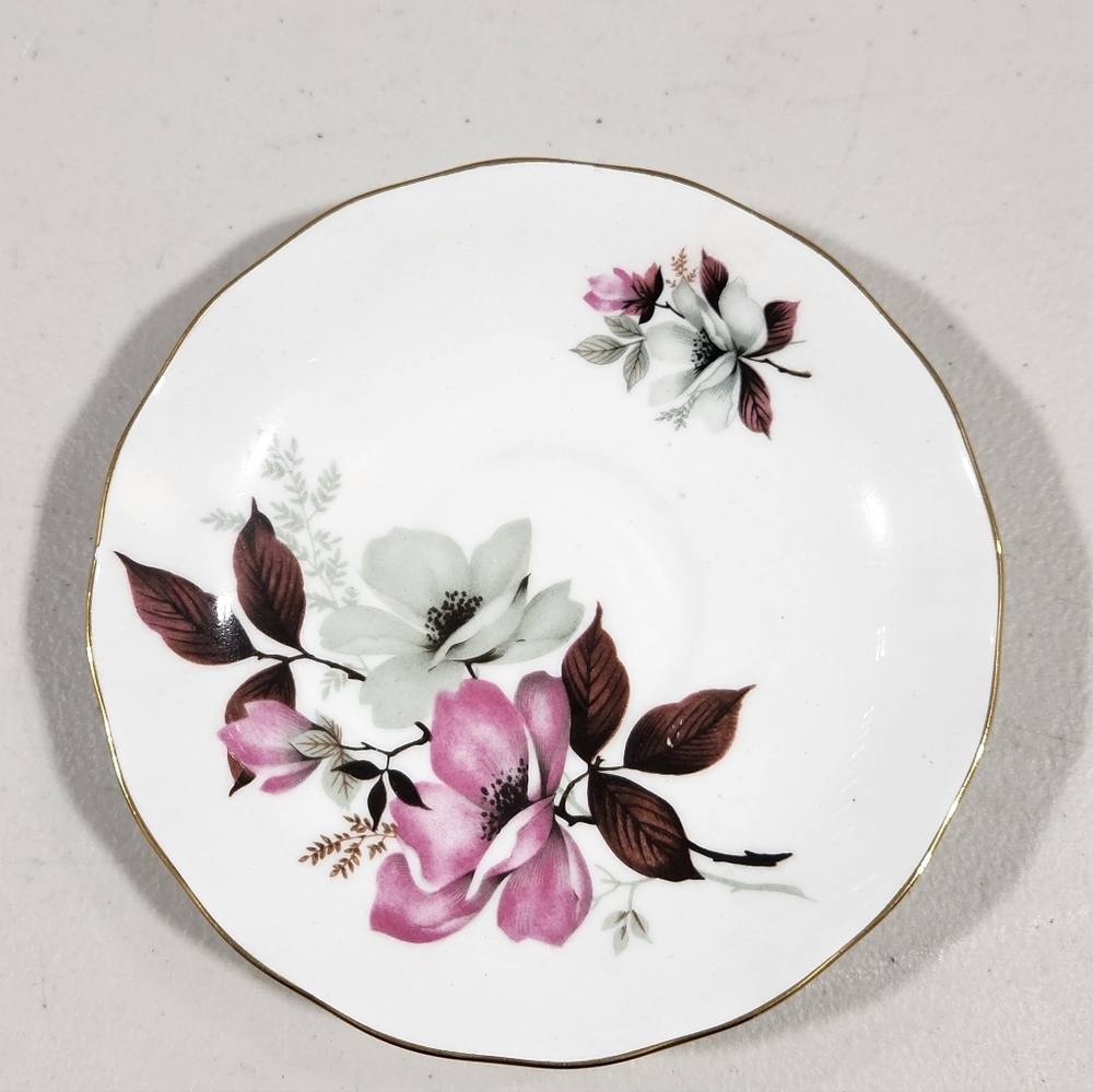 Queen Anne Tea Cup and Saucer - Picture 2 of 7